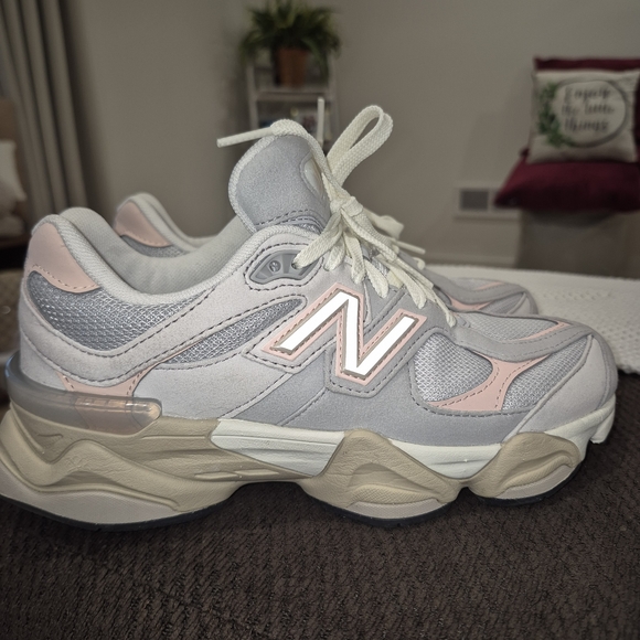 New Balance Shoes - New Balance Women's Chunky Sneakers in Light Gray and Pale Pink